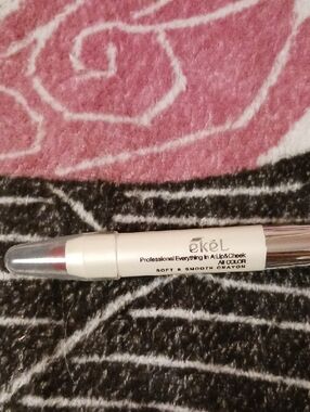 Ekel Lip & Cheek Crayon - Creamy Light Red